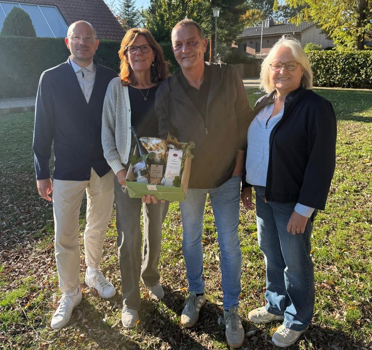 PresseFotomitFranke Tim Scheipers (Geschäftsführer), Lisa Deiters (2. Vorsitzende), Chistian Franke und Anke Bresler (Geschäftsführung).